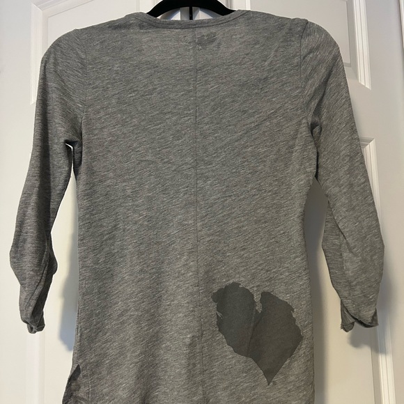 M22 Love Gray Henley Style Cotton Women's Top - Picture 2 of 4